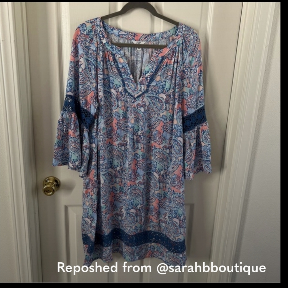Crown and Ivy Bell Sleeve Shift Dress with Crochet Detail size L